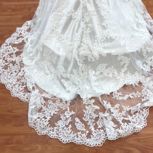 Ivory wedding dress with rhinestone cluster - Picture 6 of 7